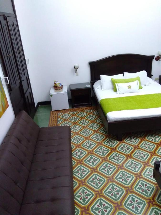 Casa Escobar Buga Hotel Екстериор снимка