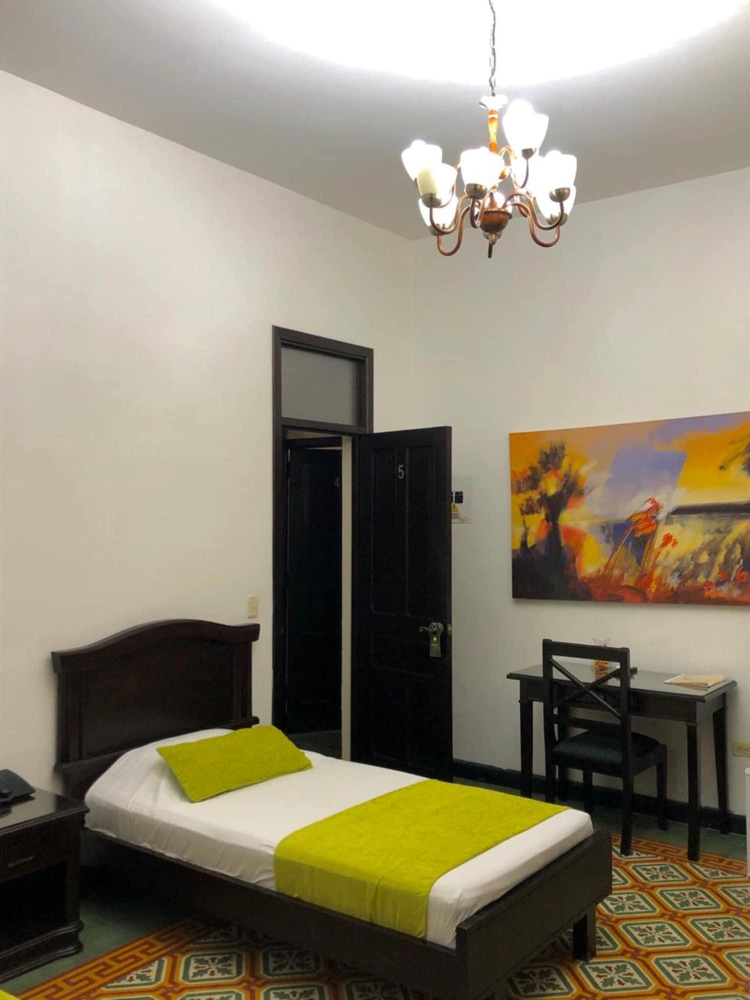 Casa Escobar Buga Hotel Екстериор снимка