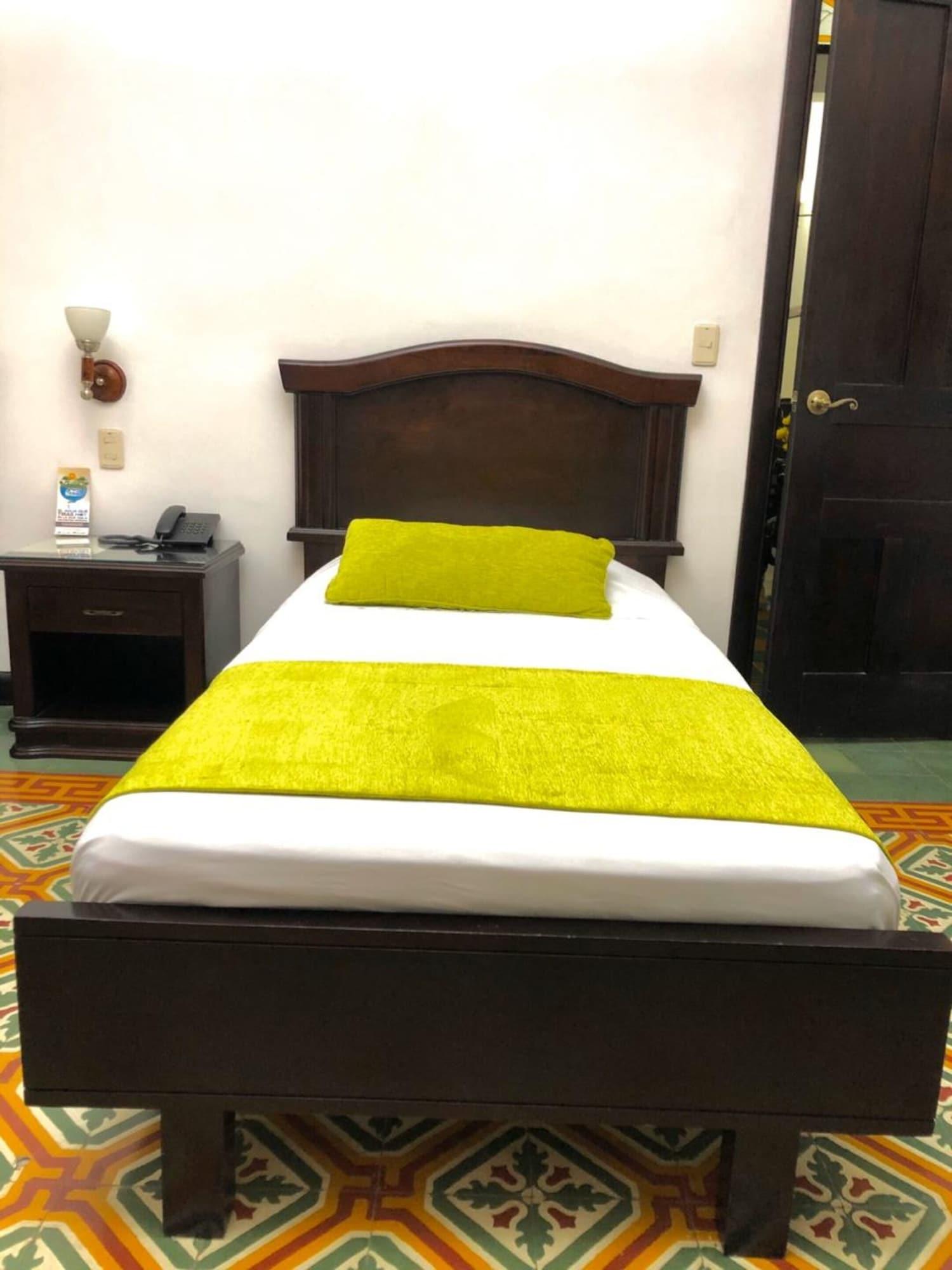 Casa Escobar Buga Hotel Екстериор снимка