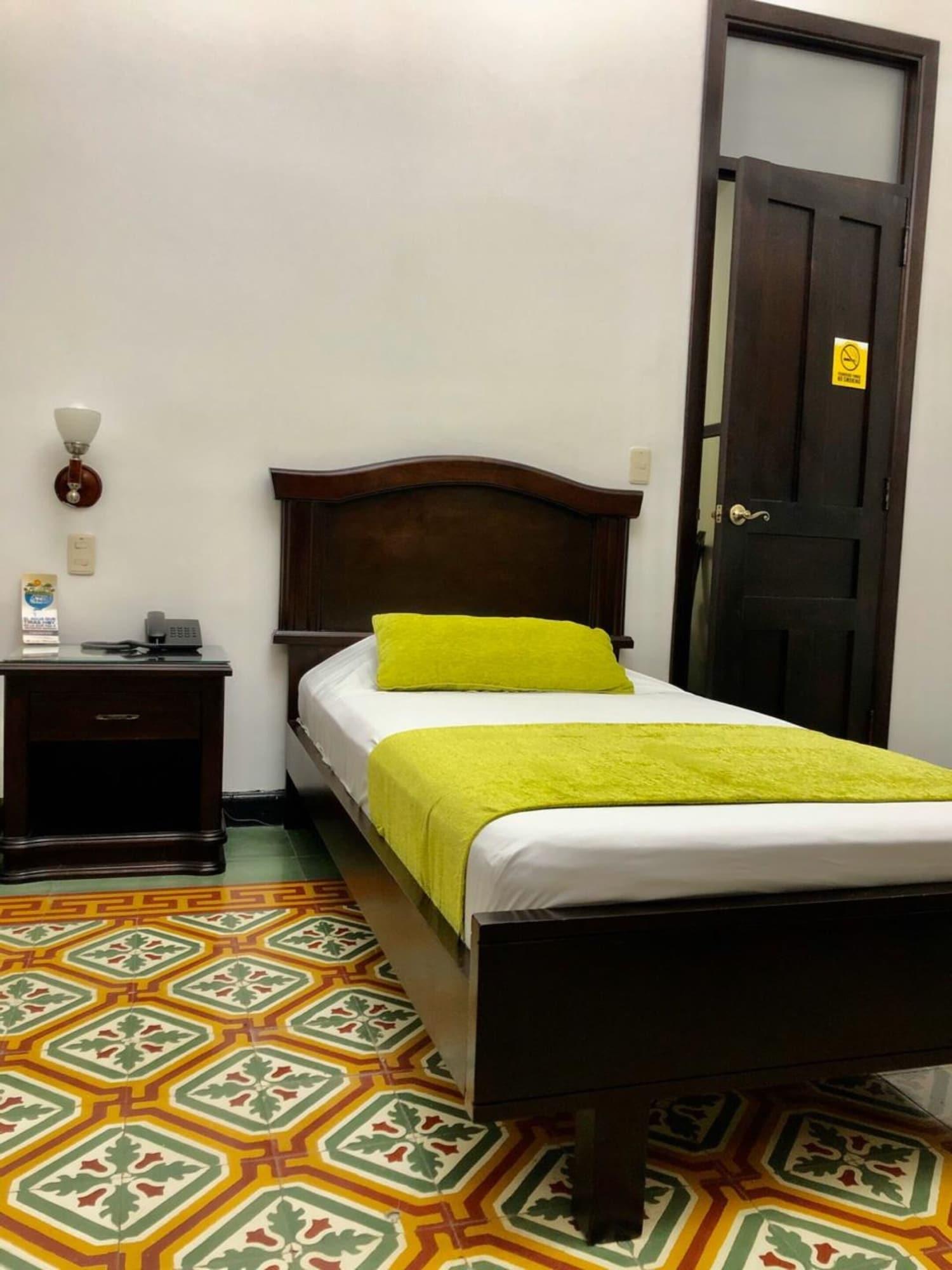 Casa Escobar Buga Hotel Екстериор снимка