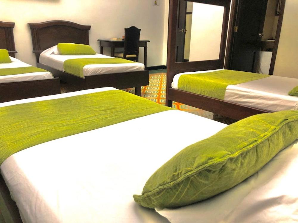 Casa Escobar Buga Hotel Екстериор снимка
