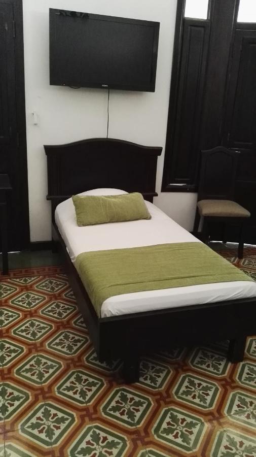 Casa Escobar Buga Hotel Екстериор снимка