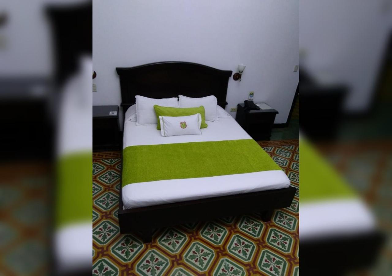 Casa Escobar Buga Hotel Екстериор снимка