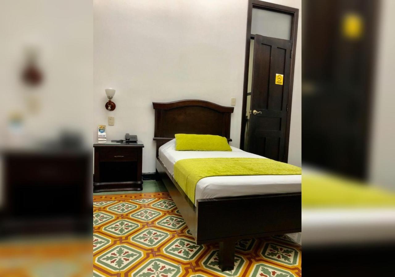 Casa Escobar Buga Hotel Екстериор снимка