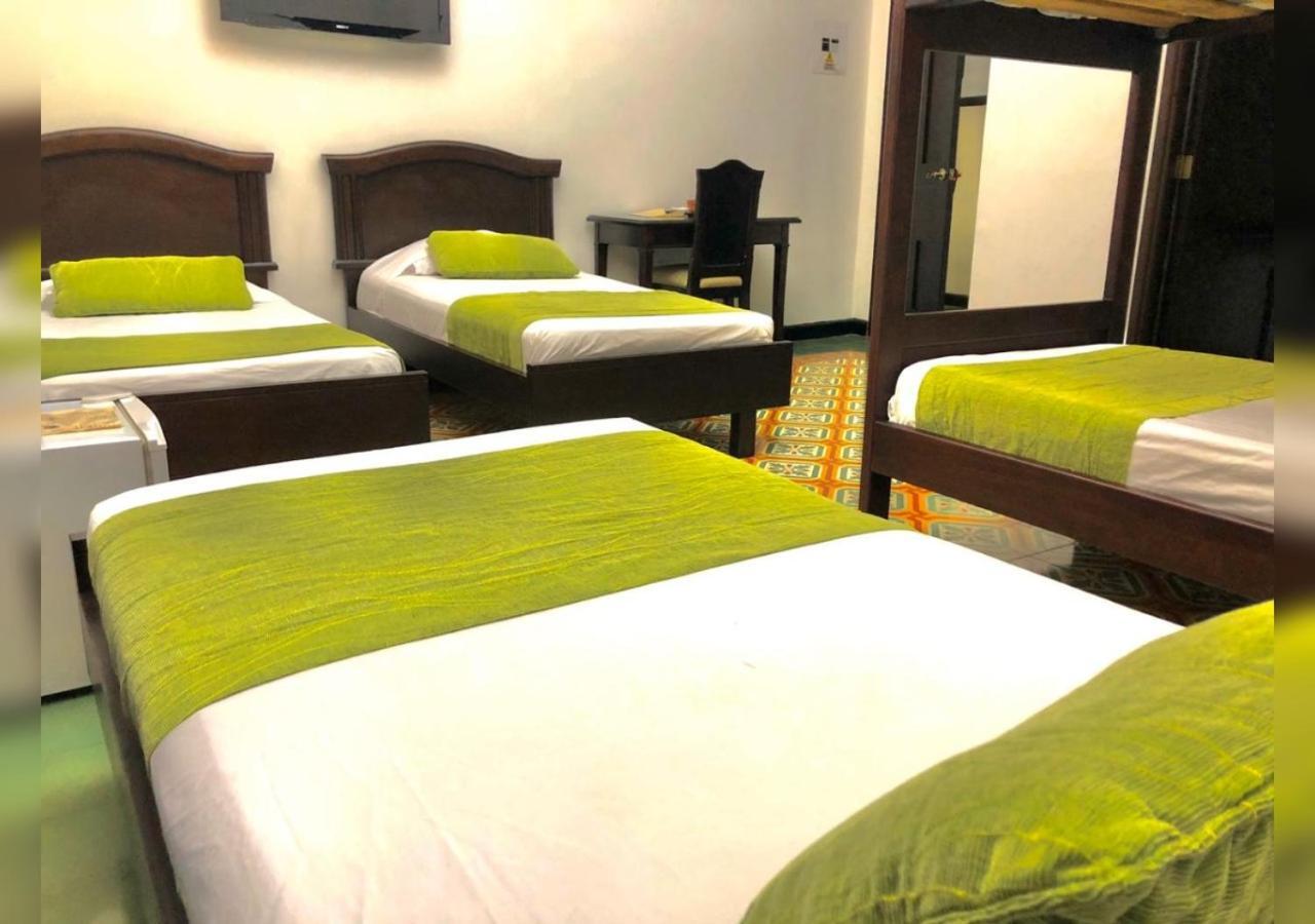 Casa Escobar Buga Hotel Екстериор снимка