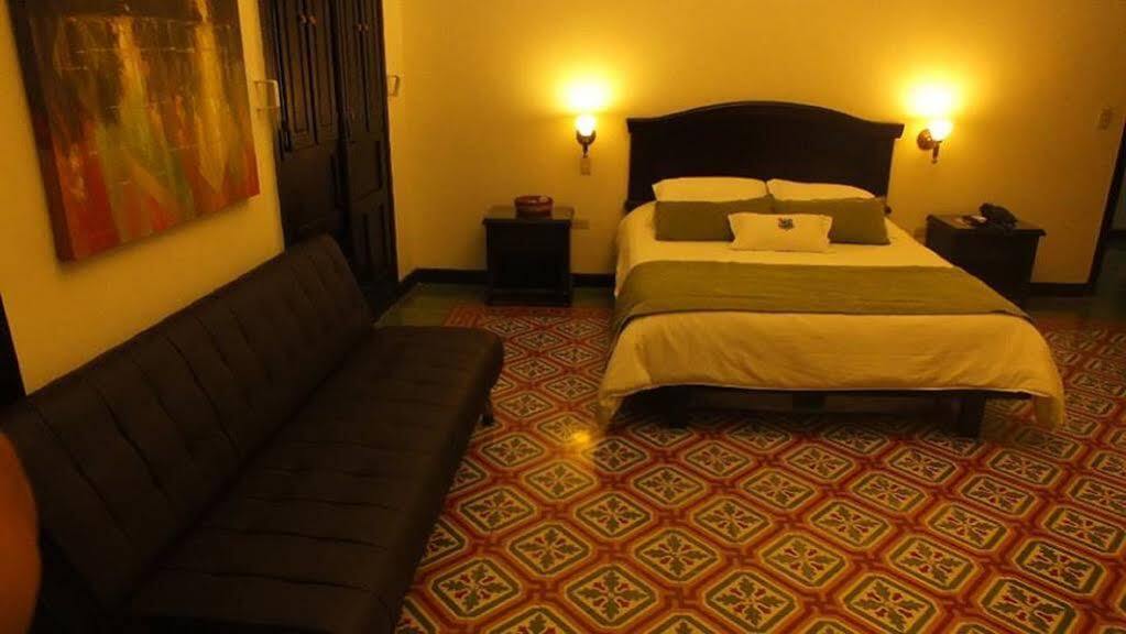Casa Escobar Buga Hotel Екстериор снимка